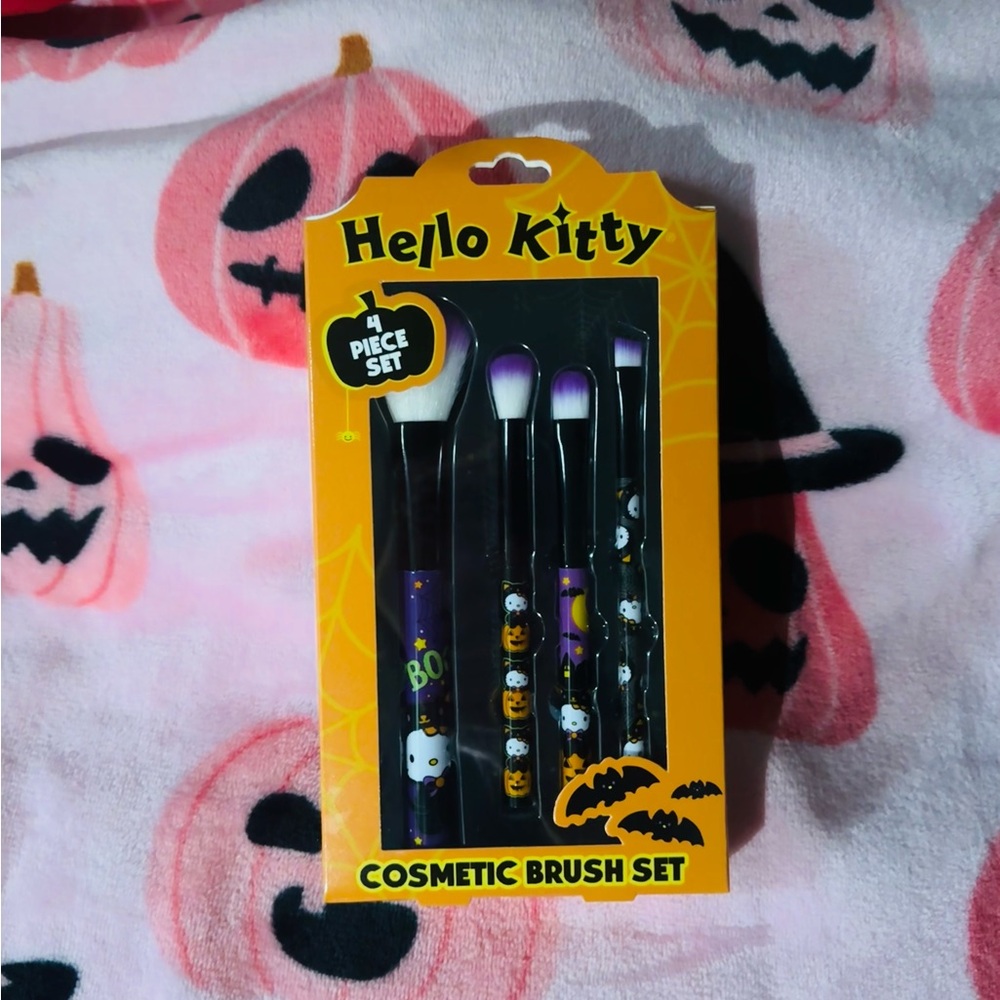 Hello kitty make up brush set 🎃🖤